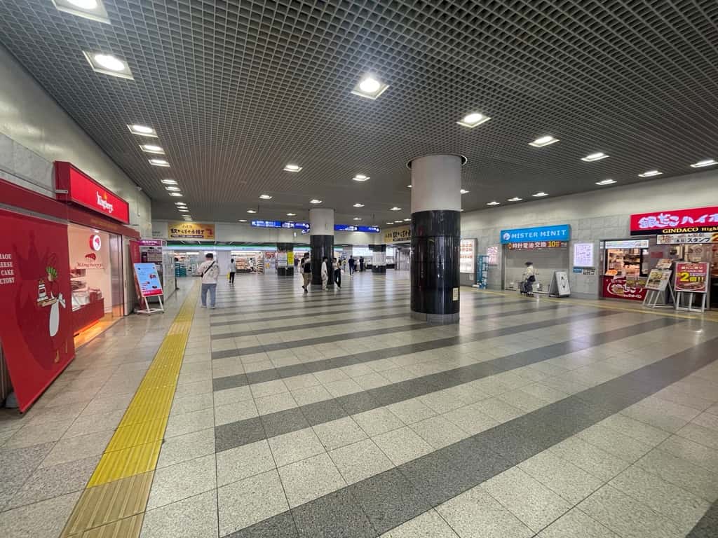 西館1階西館1階コンコース(キングベリー前)