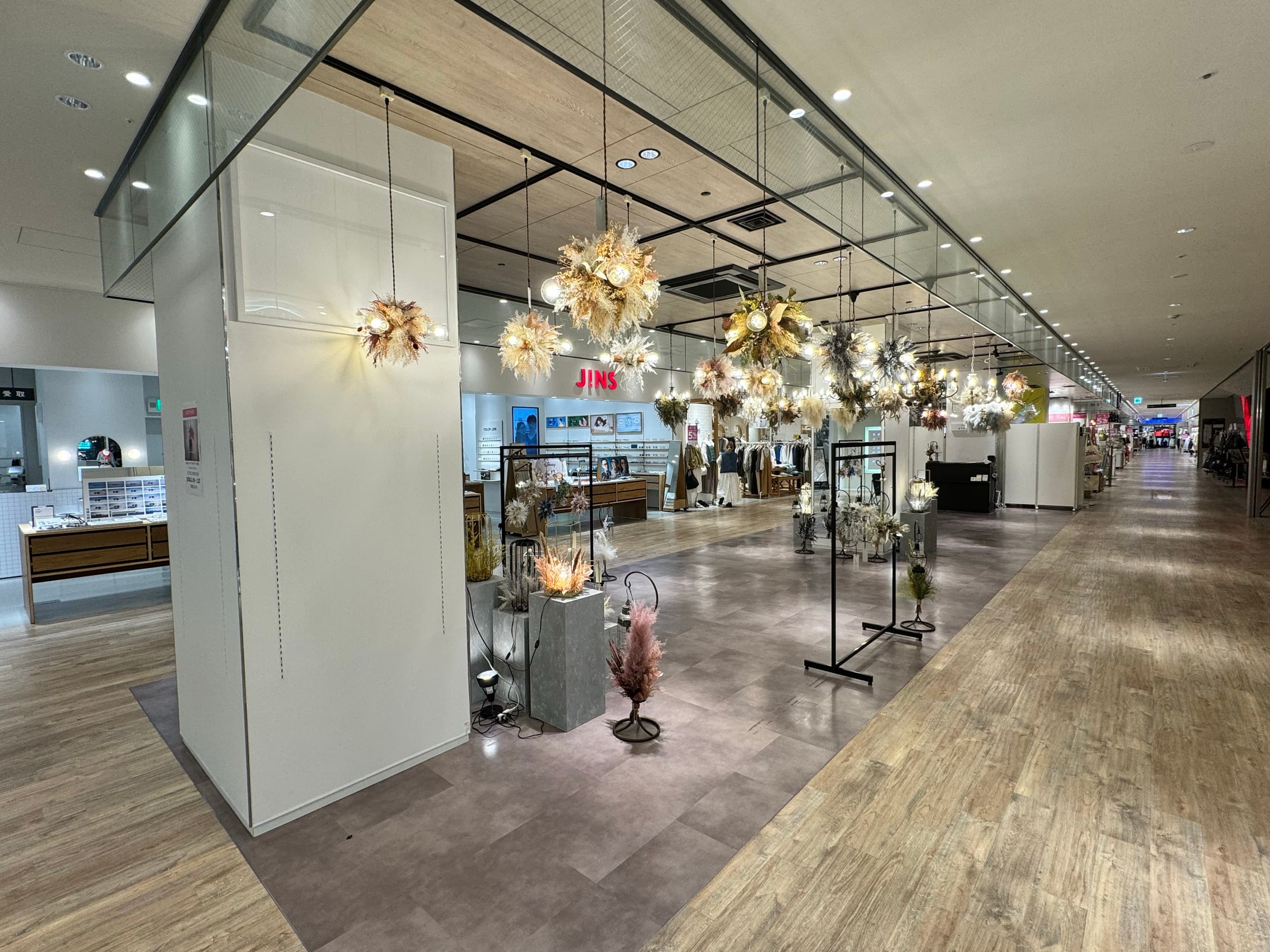 うみ館 エスカレーターに近いファッションや雑貨に最適な2Fイベントスペース① (0208)2