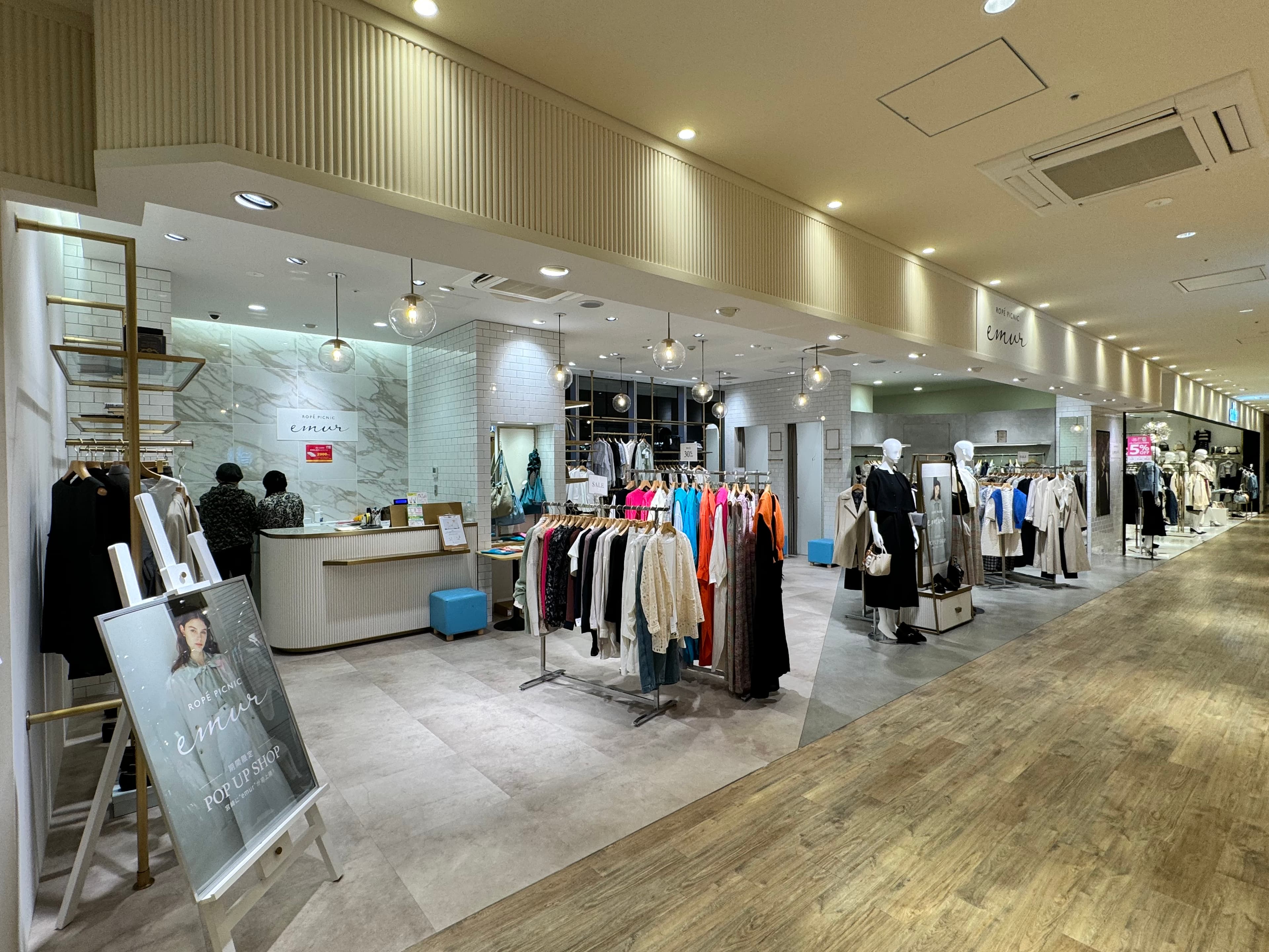 うみ館 ファッションや雑貨に最適な広々とした2Fイベントスペース③ (0215)2