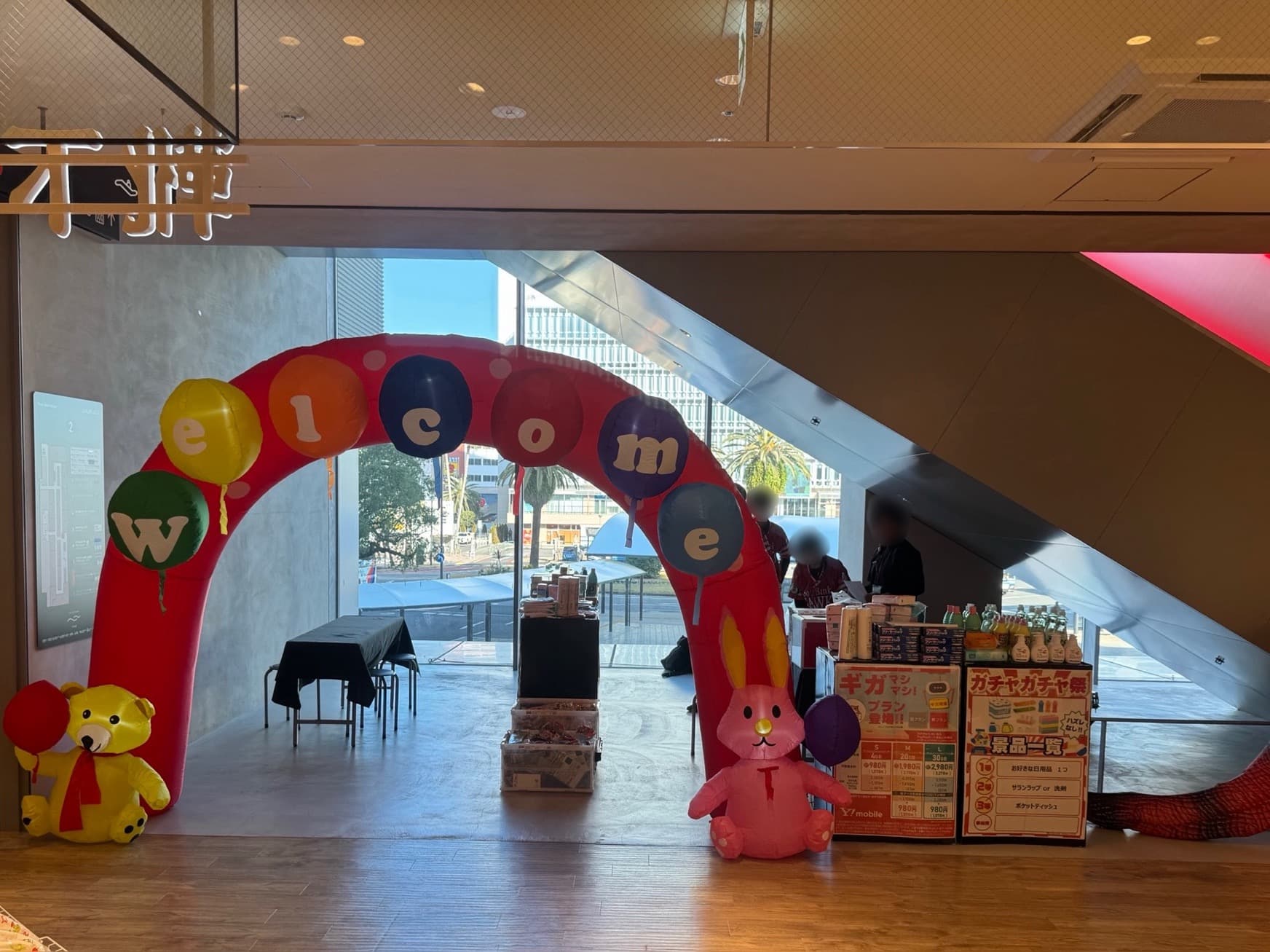 うみ館 アパレルや雑貨のポップアップに最適な2Fエスカレーター下のイベントスペース1