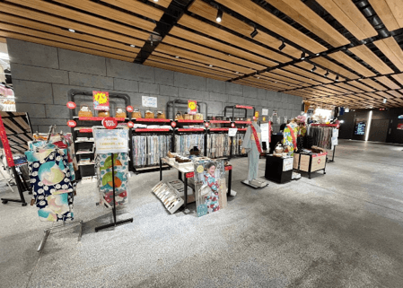 AMU4階 滝前イベントスペース