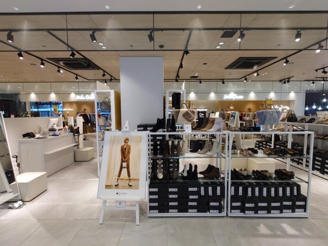 うみ館 アパレルやファッション関係の雑貨のポップアップに最適!1F中央ゾーン(105)1