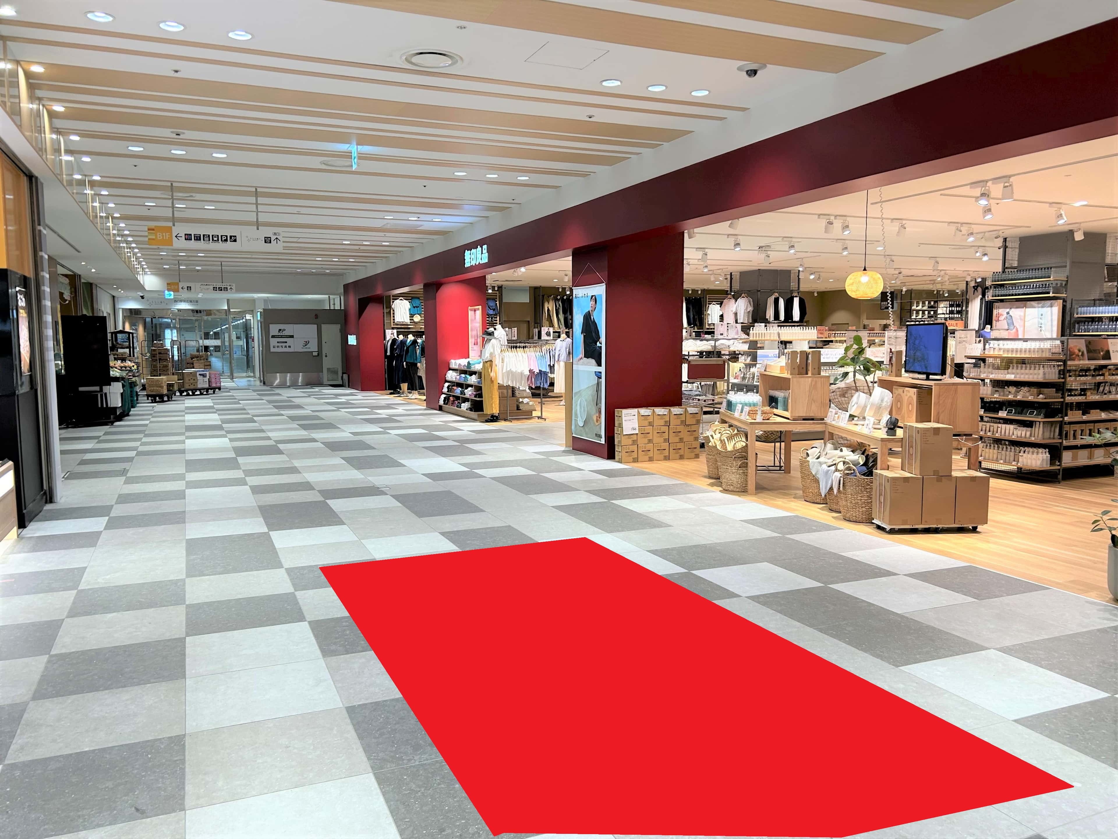 B1F 東西通路(西側)/食物販に最適な、グルメ・土産物フロア地下通路中央のポップアップスペース