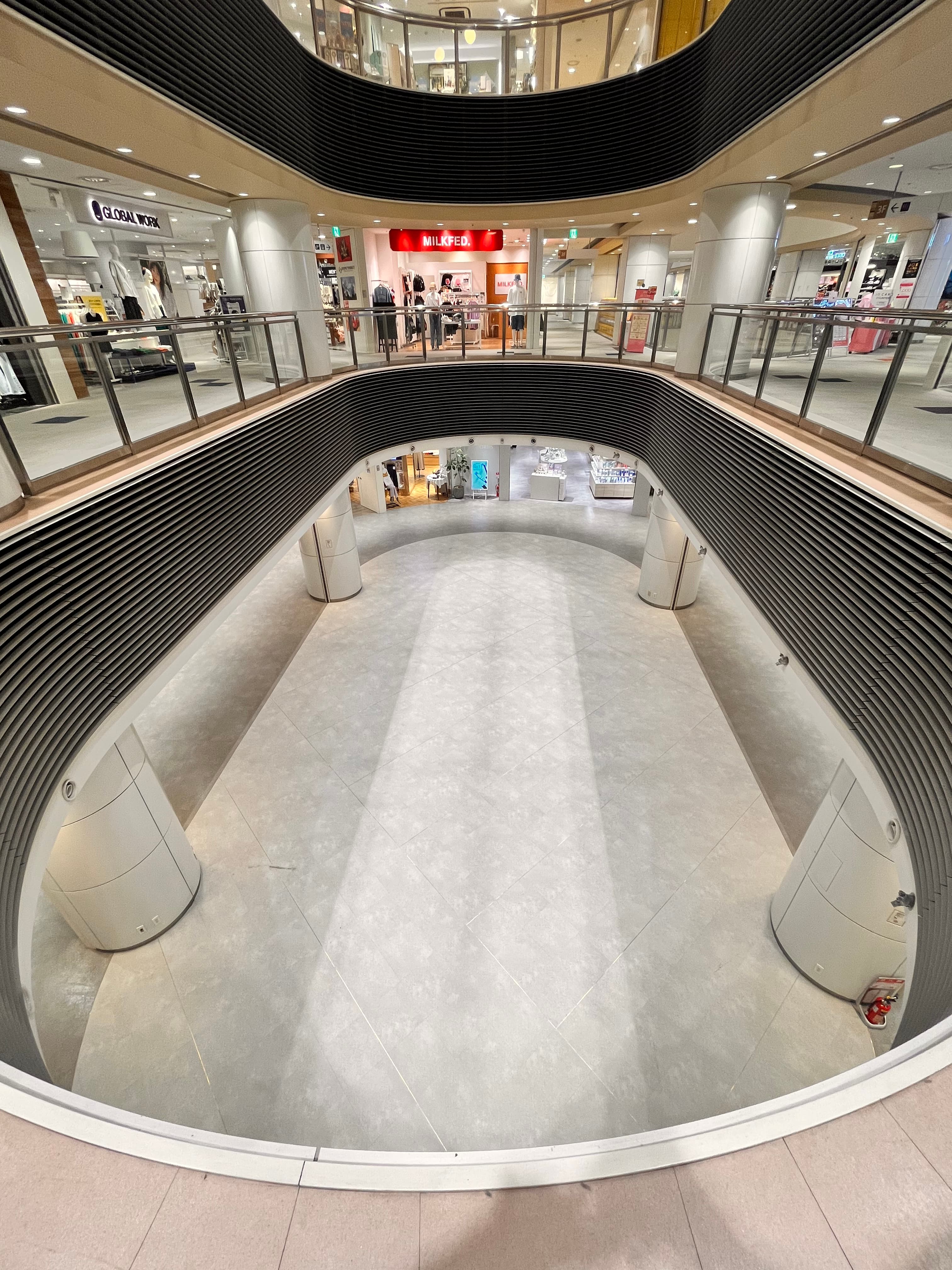 広々とした大型スペース。キャラクターやファッション関係の雑貨の催事に適した2F吹き抜けポップアップスペース