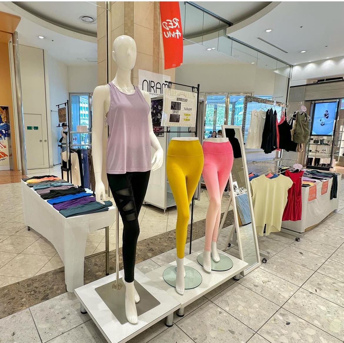 AMU広場入り口すぐの食物販やファッション関連の催事に最適なポップアップスペース2